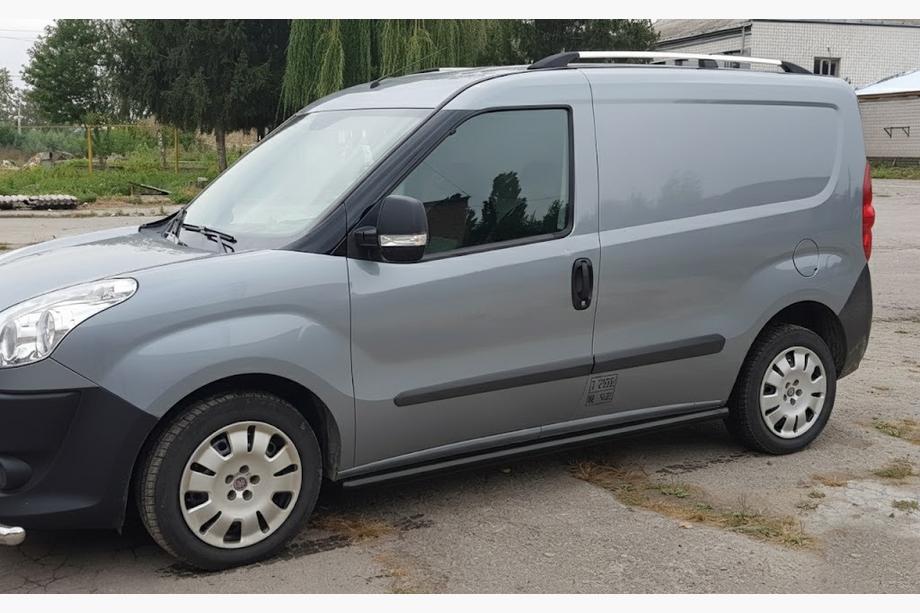 Fiat Doblo II 2010–2022 Siderør Black (2 stk., rustfrit stål) 60 mm, standard base Foto 3