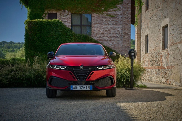 Test af Alfa Romeo Tonale 2025: italiensk stil i en kompakt SUV