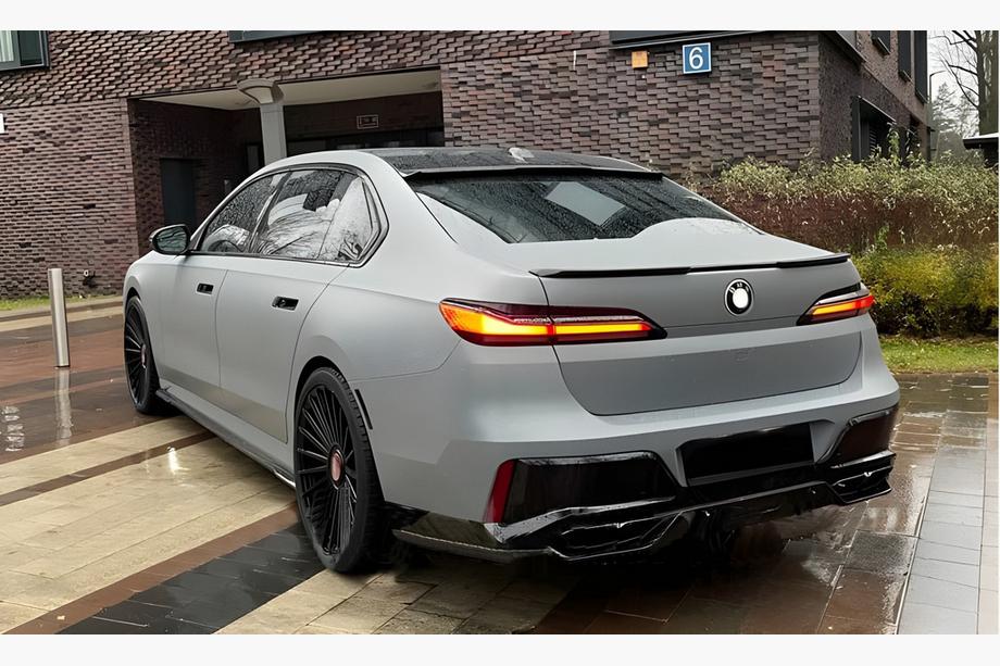 BMW 7-serie G70/G71 2022– Bagkofanger-diffuser med udstødningsender (til M760, M-Sport og i7 M70) Image