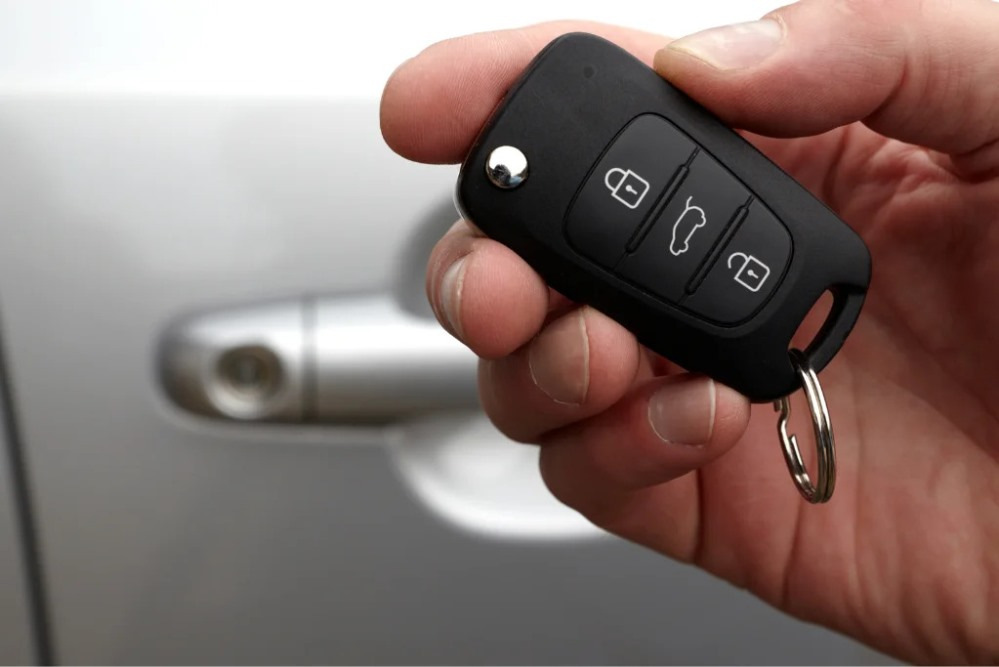 Hvorfor bilen ikke registrerer nøglen: årsager og løsninger