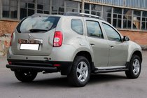 Dacia Duster 2008–2018 Bageste lige bøjlestang Black (rustfrit stål) foto 3