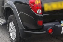Mitsubishi L200 2006–2015 Baghjørnebeskyttere AK003 Black (2 stk., rustfrit stål) foto 2