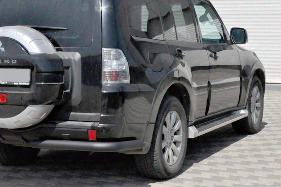 Mitsubishi Pajero Wagon IV 2006–2021 Bageste beskyttelsesbøjle AK003 Black (rustfrit stål) Image