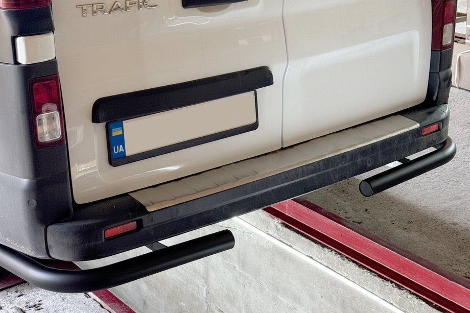 Renault Trafic 2015– Bageste hjørnebøjler Black (2 stk., rustfrit stål) Image