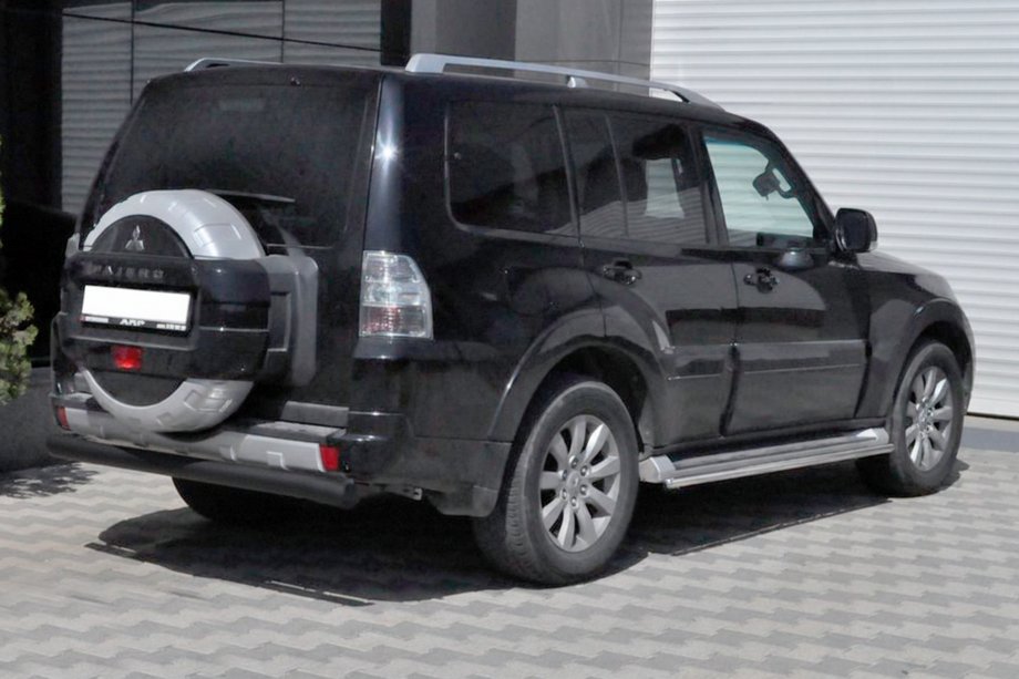 Mitsubishi Pajero Wagon III 1999–2006 Bageste beskyttelsesbøjle AK002 Black (rustfrit stål) Foto 2