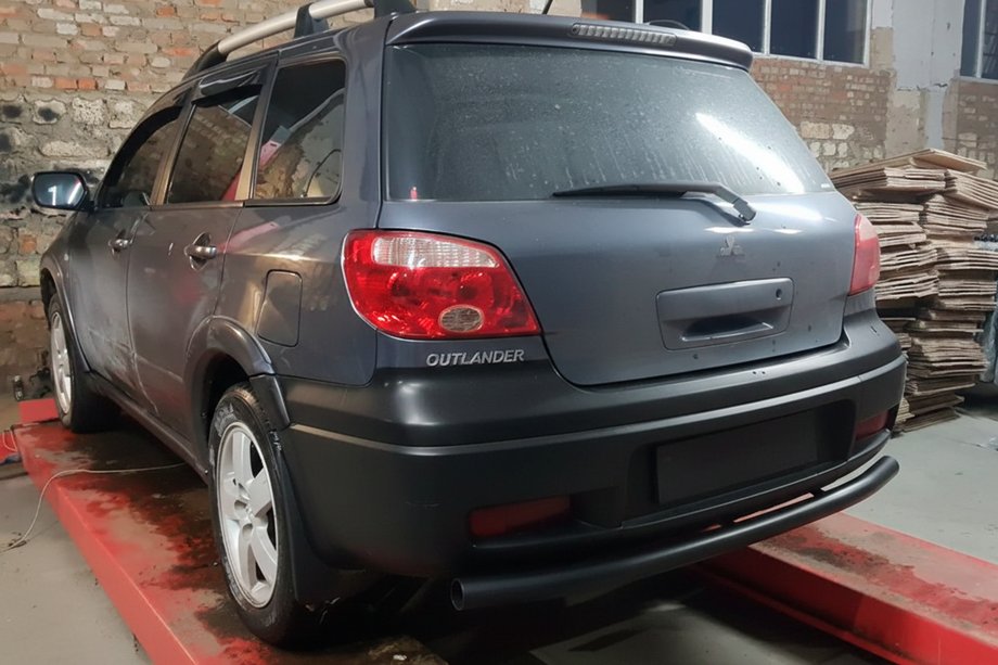 Mitsubishi Outlander 2001–2006 Bagbeskyttelsesbøjle AK002/2 Black (rustfrit stål) Foto 3