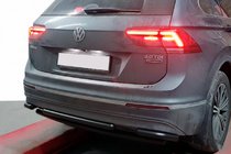 Volkswagen Tiguan 2016–2023 Bageste beskyttelsesbøjle AK001-2 Black (rustfrit stål) foto 1