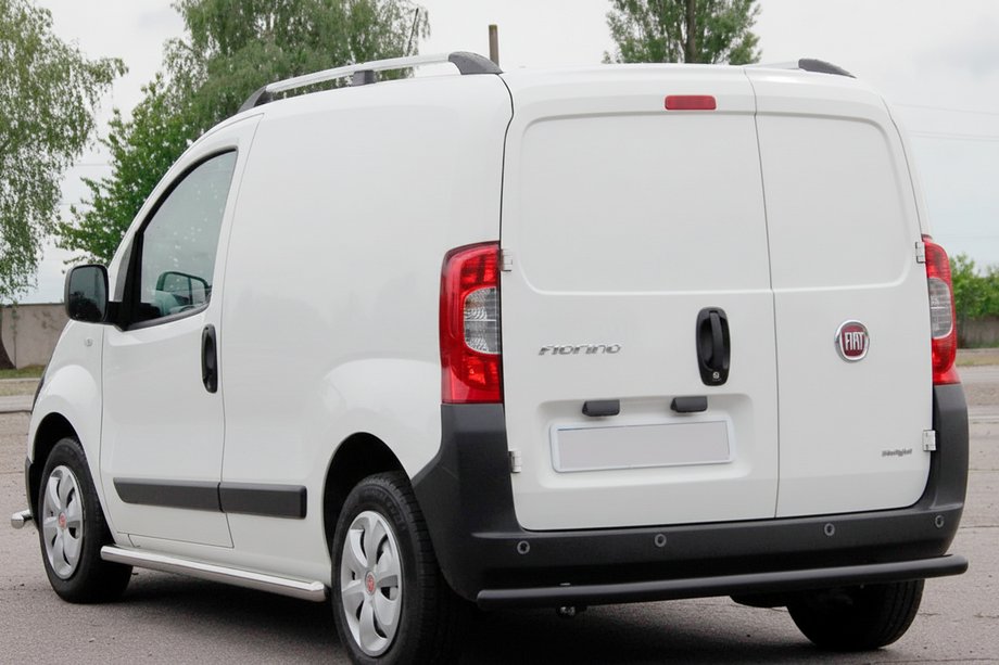 Fiat Fiorino/Qubo 2008–2024 Bagkofangerbeskytter Black (rustfrit stål) Image