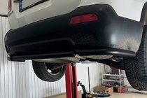 Kia Sorento II XM 2009–2014 Baghjørner til midterbøjle AK007-3 Black (2 stk., rustfrit stål) foto 2