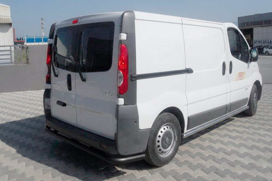 Opel Vivaro 2001–2015 Bagbeskyttelsesbøjle AK005 Black (rustfrit stål) Image