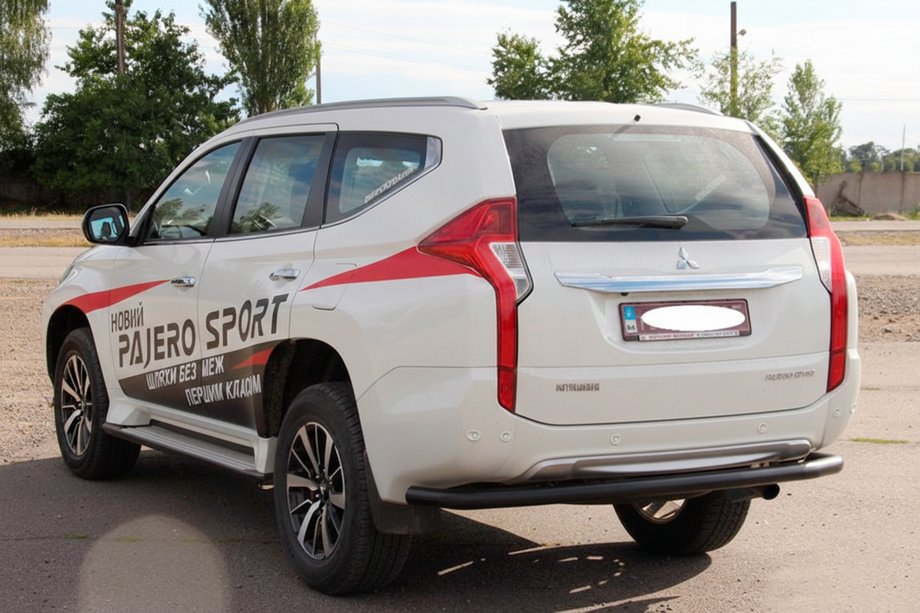 Mitsubishi Pajero Sport 2015– Bagbeskyttelsesbøjle AK005 Black (rustfrit stål) Foto 2