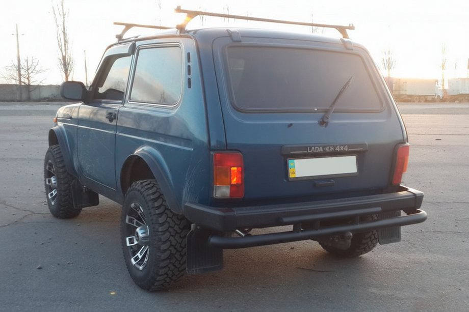 Lada Niva og Urban 1977– Bageste beskyttelsesbøjle AK002 dobbelt Sort Image