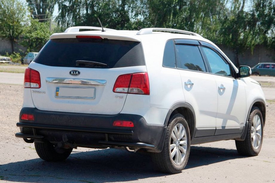 Kia Sorento II XM 2009–2014 Bageste beskyttelsesbøjle AK003-2 Black (rustfrit stål) Image