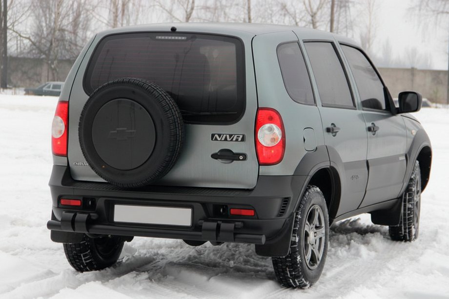 Chevrolet Niva 1998–2020 Bagerste beskyttelsesbøjle AK015 Black (rustfrit stål) Image