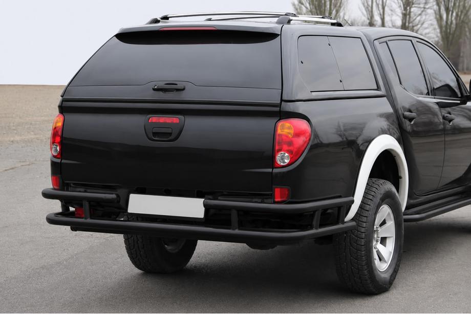 Mitsubishi L200 2006–2015 Bagkofangerbeskyttelse AK0022 Black (rustfrit stål) Image