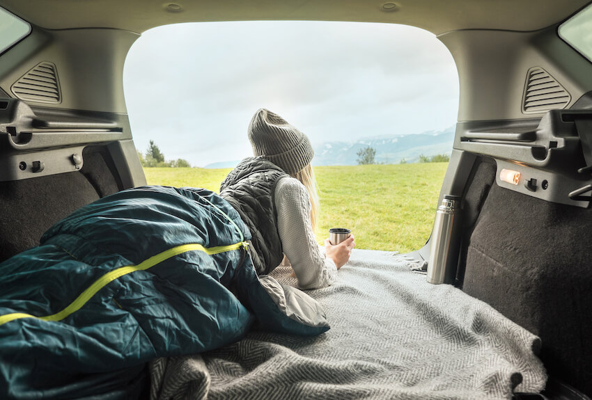 Sådan sover du i bilen: praktiske råd