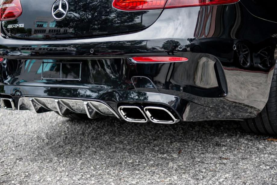 Mercedes E-klasse Coupé C238 2016–2024 Bageste diffuser Black med krom udstødningsender (AMG63-design) Image