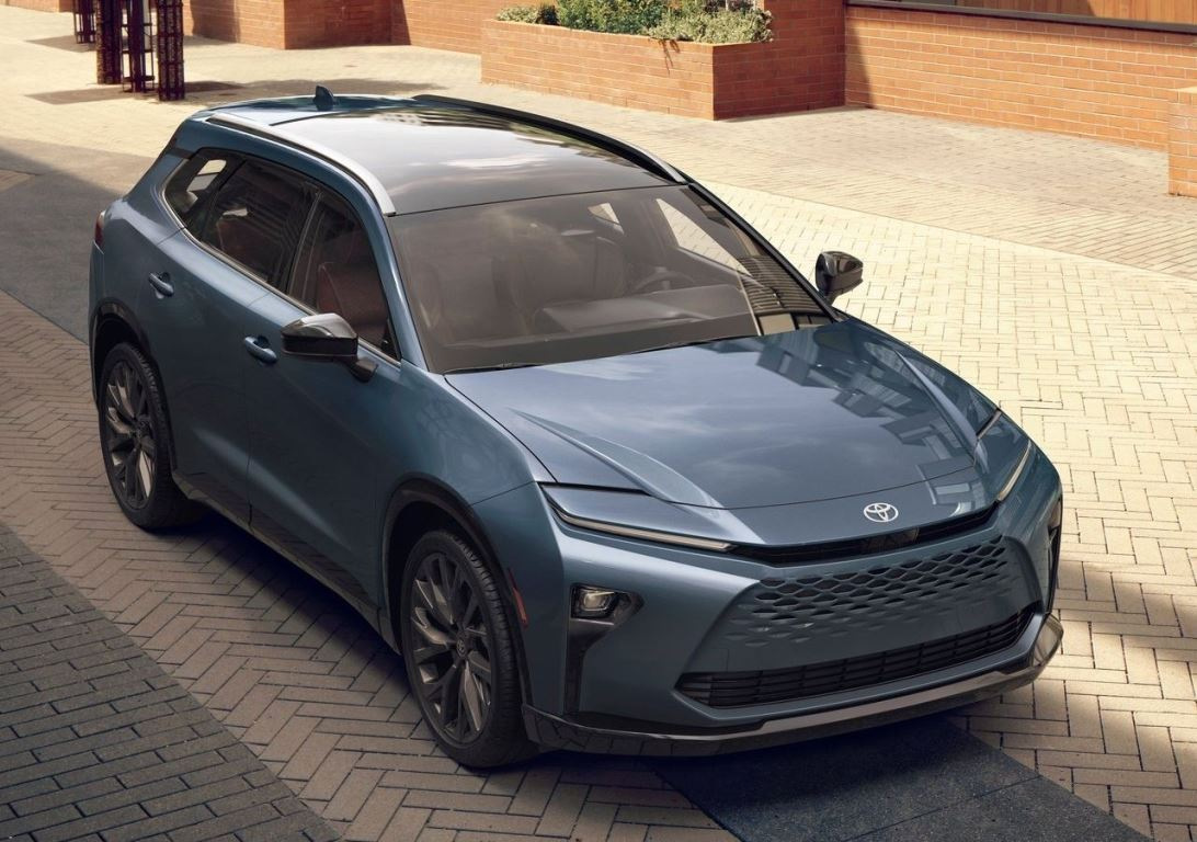 Toyota Crown Signia: Hybrid-crossover i premiumklassen