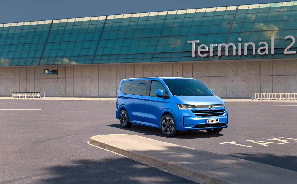 Test af Volkswagen Caravelle T7 (2025): praktisk minibus i businessklassen