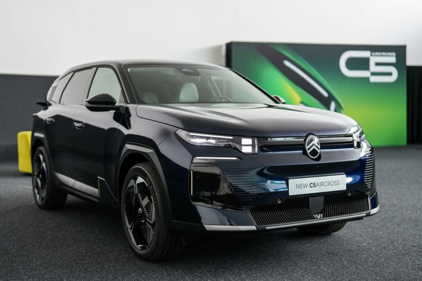 Citroën C5 Aircross Plug-in Hybrid (2025): anmeldelse af den opladelige crossover Foto 4