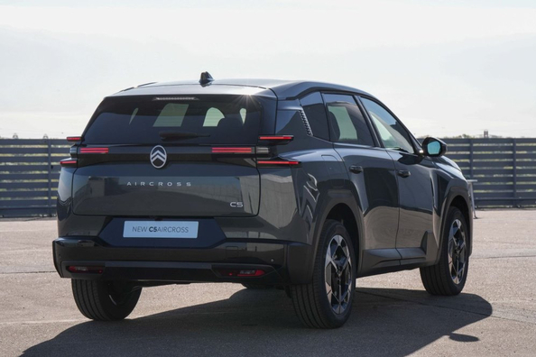 Citroën C5 Aircross Plug-in Hybrid (2025): anmeldelse af den opladelige crossover Foto 3