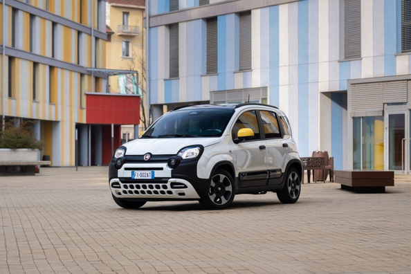 Test af Fiat Pandina: opdateret byhatchback med mildhybrid