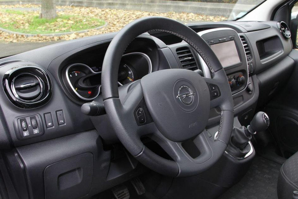 Opel Vivaro: Sådan afmonterer du rattet korrekt
