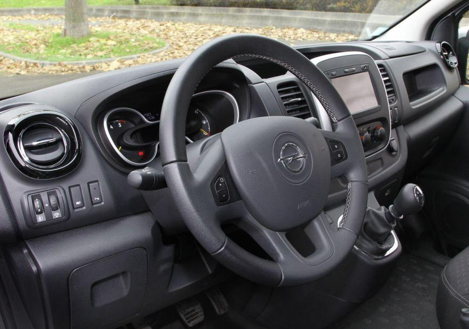 Opel Vivaro: Sådan afmonterer du rattet korrekt