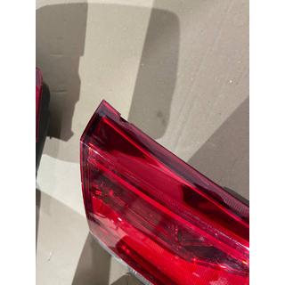 B-vare Bageste venstre indvendige baglygte 2016-2021 (OEM-standard) (til bagklap) (revnet) Toyota Land Cruiser 200 2007–2021 foto 3