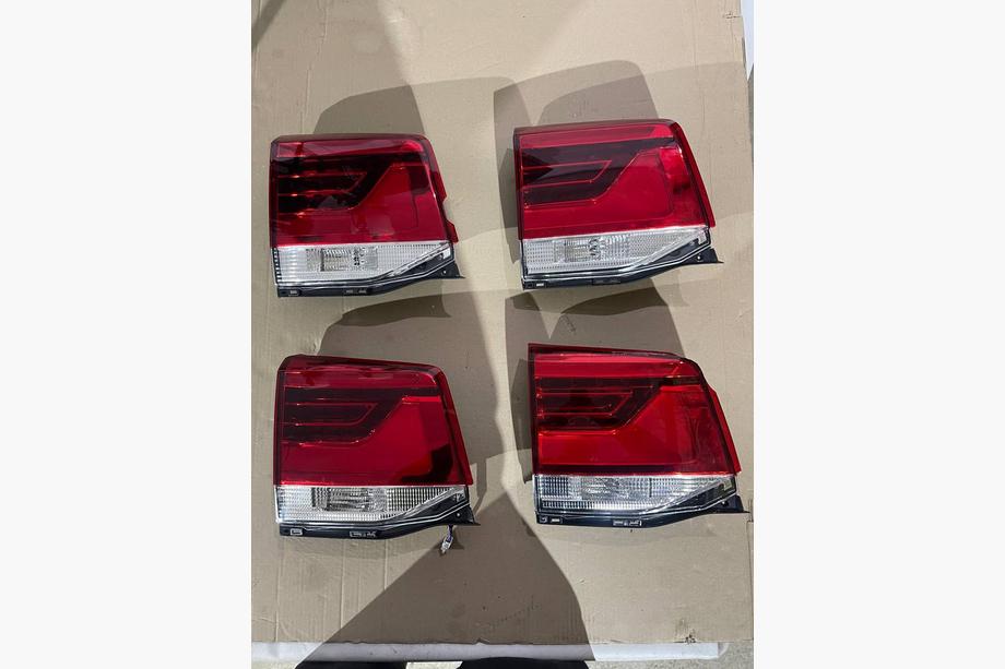 Toyota Land Cruiser 200 2007–2021 B-vare Bageste venstre indvendige baglygte 2016-2021 (OEM-standard) (til bagklap) (revnet) Image