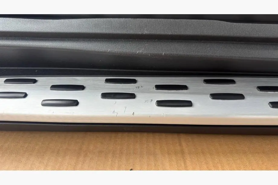 Kia Stonic 2017– Udsalg Side steps – originalt design (uden bolte, 2 stk.) Image