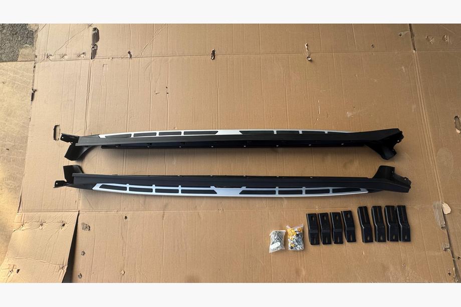 Hyundai Tucson TL 2016–2021 Nedsat vare: Sidetrin Original Design V1 (2 stk) Image