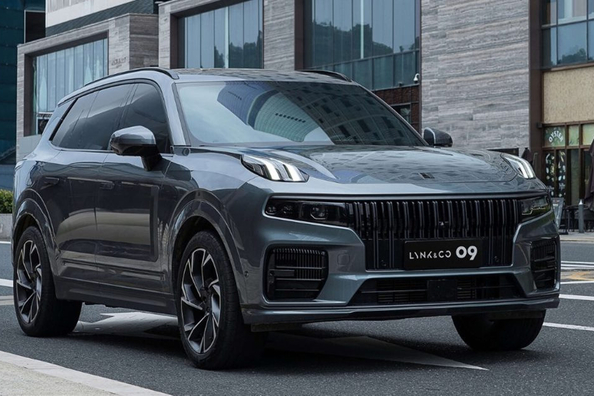 Anmeldelse af den kraftige premium-crossover Lynk & Co 09 Foto 2