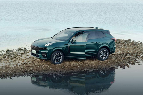 Anmeldelse af den kraftige premium-crossover Lynk & Co 09 Foto 1