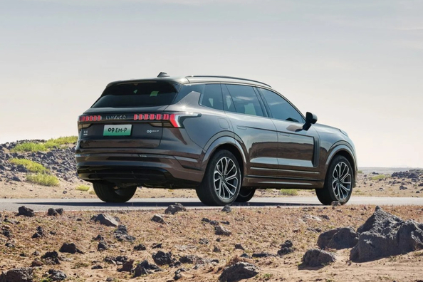 Anmeldelse af den kraftige premium-crossover Lynk & Co 09 Foto 3