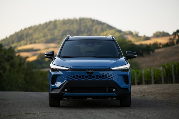 Test af Toyota Corolla Cross (facelift 2024): kompakt familiebil-SUV