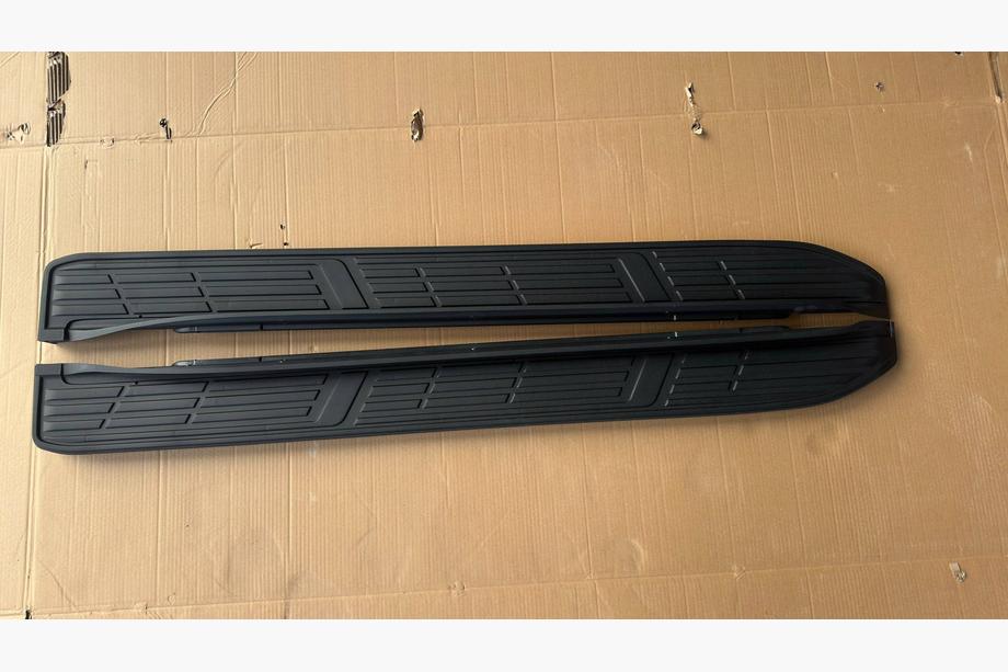 Toyota Land Cruiser Prado 150 2009–2023 Sidetrin Original (uden beslag, 2 stk., aluminium) Image