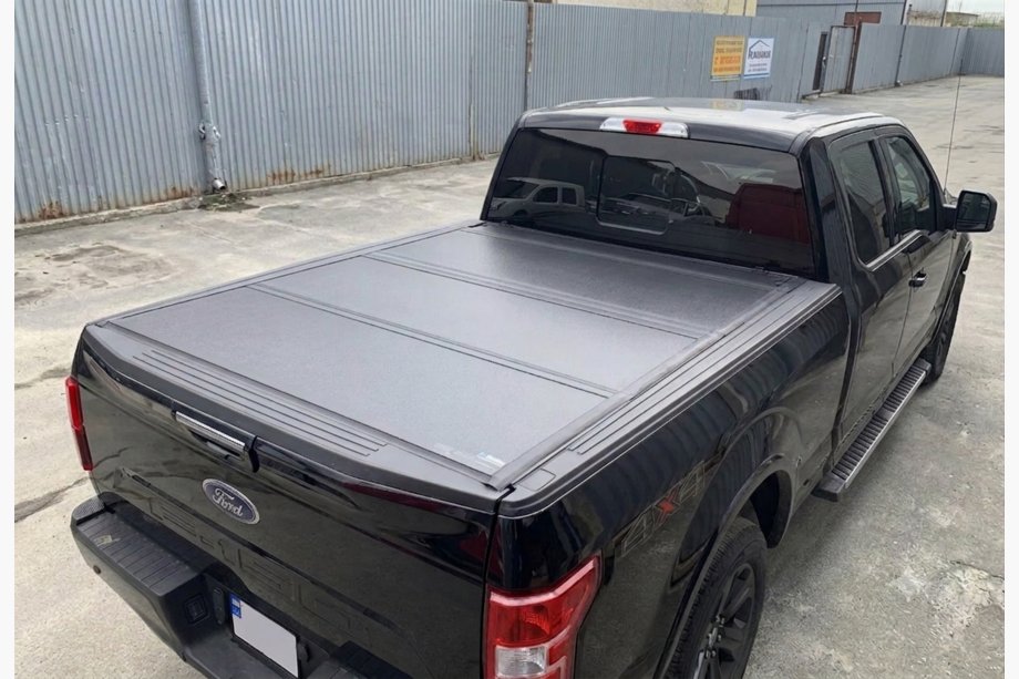 Toyota Hilux 2006–2015 4-delt foldbart ladcover (2011-2015) Image