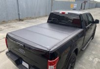 Toyota Hilux 2015– 4-sektions foldbart ladcover foto 1