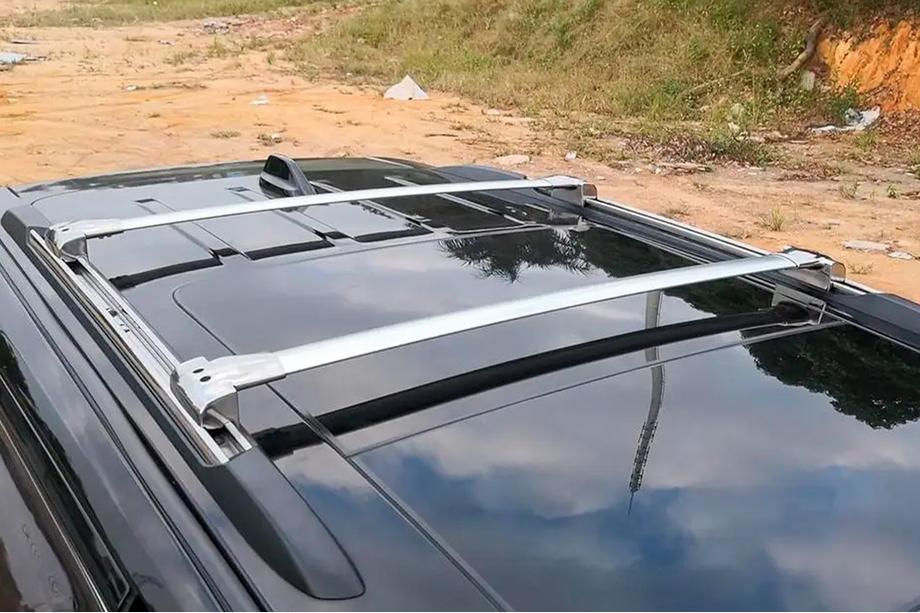 Toyota Land Cruiser 200 2007–2021 Tagbøjler (tværstænger) til OEM tagrælinger (2 stk.) Foto 2
