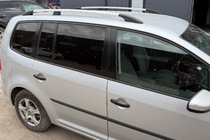Volkswagen Touran 2010–2015 Krom tagræling Plastfødder foto 9