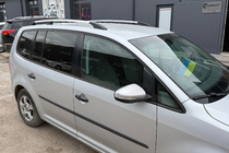 Volkswagen Touran 2010–2015 Krom tagræling Plastfødder foto 8