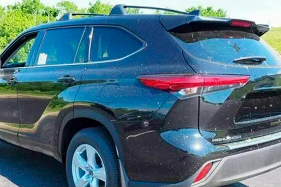 Toyota Highlander 2019– Tagbøjler til originale monteringspunkter, låsbare OEM (2 stk.) Image