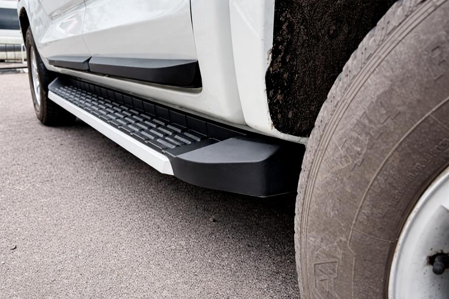 Mitsubishi L200 2024– HARMS sidetrin (2 stk.) Image