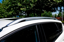 Ford Kuga/Escape 2013–2019 OEM tagrælinger (2 stk.) Grå foto 2