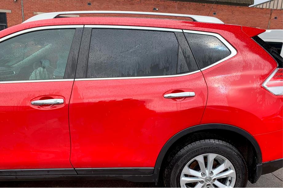 Nissan X-trail T32/Rogue 2014–2021 OEM tagrælinger (2 stk.) Image