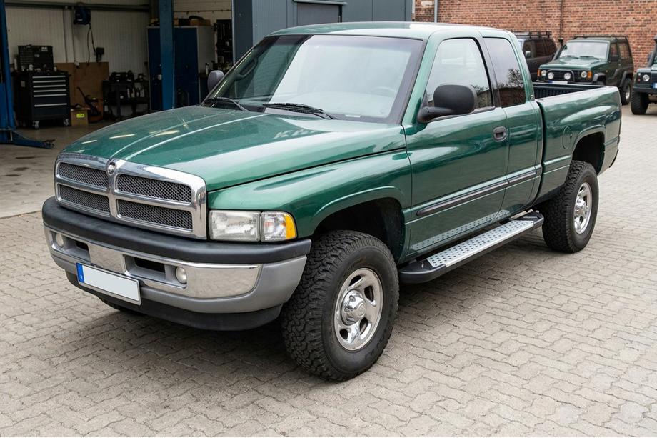 Dodge RAM (BR/BE) 1994–2002 Sidetrin Allmond Grey (2 stk., aluminium) Image