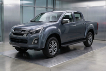 Isuzu D-Max 2019– Sidetrin Bosphorus Black (2 stk., aluminium) foto 1