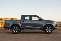 Isuzu D-Max 2019– Mevsim Grey sidetrin (2 stk., aluminium) foto 1