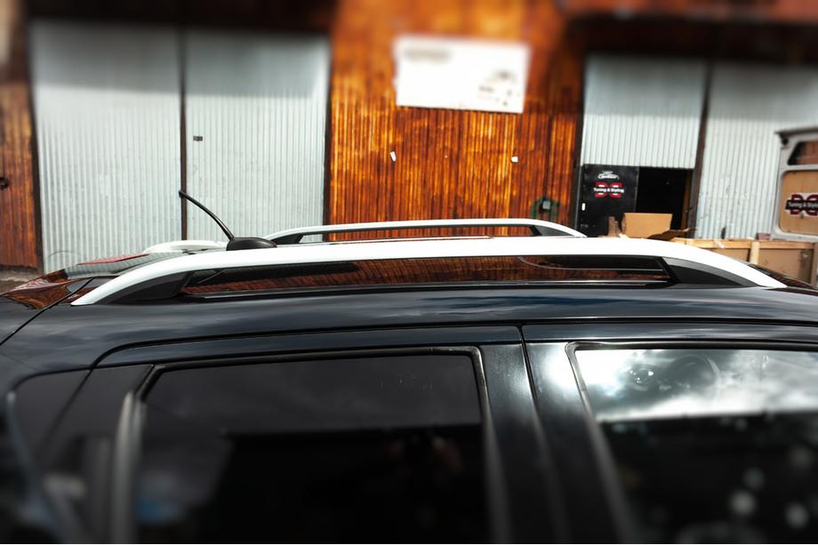 Nissan Juke 2010–2019 Tagrælinger CROWN (mat grå) Image